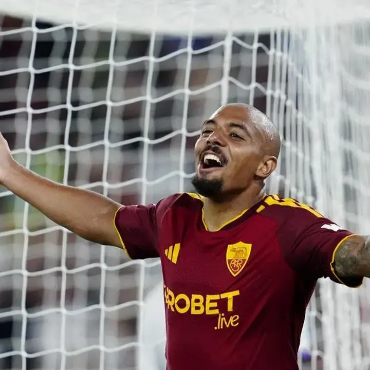 Donyell Malen Hat-trick, AS Roma Puncaki Klasemen Serie A